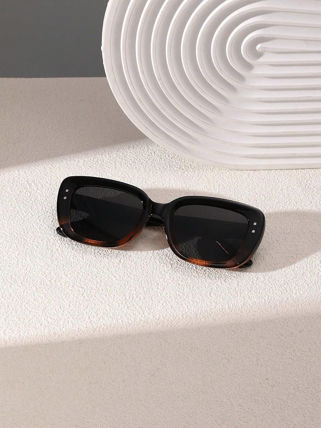 1 PC Women's Classic Square Fashion Sunglasses Casual Design Vintage For Outdoor